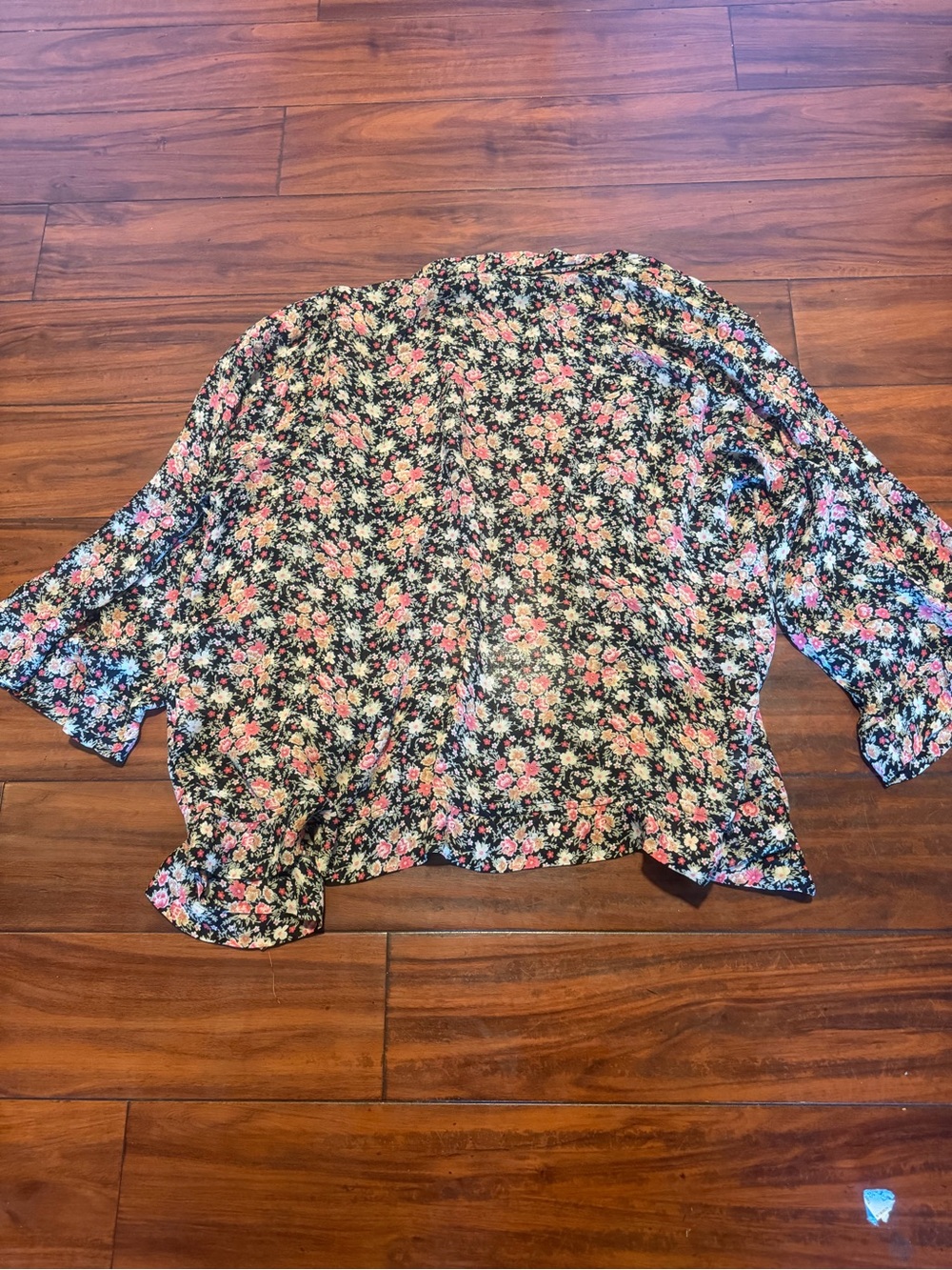 Free People Black Floral open Tunic with Pink & White Blossoms 100% Rayon Sz M - Picture 7 of 9